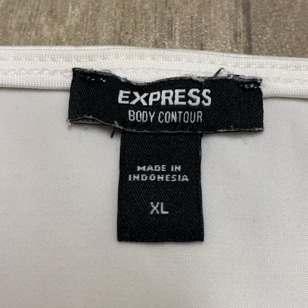 Express White Ruched Bodysuit - Picture 5 of 6